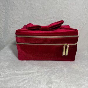 New 2024 Estee Lauder Red Velvet Soft Make-Up Case w Bow 2 Compartments